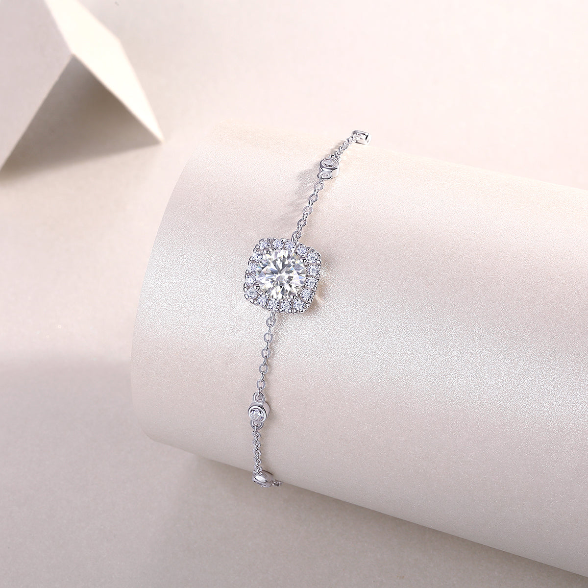 Long-lasting Love - Luxurious And Fashionable Light Luxury Jewelry Silver Bracelet And Bracelet Set With Top-quality Moissanite, S925 Silver-plated Platinum