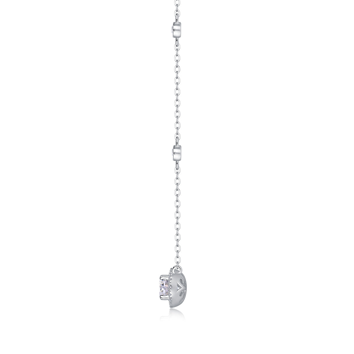 White Summer Night - A Fashionable And Luxurious Diamond Jewelry Pendant Set With Egg-shaped Moissanite S925 Sterling Silver And Platinum Plating