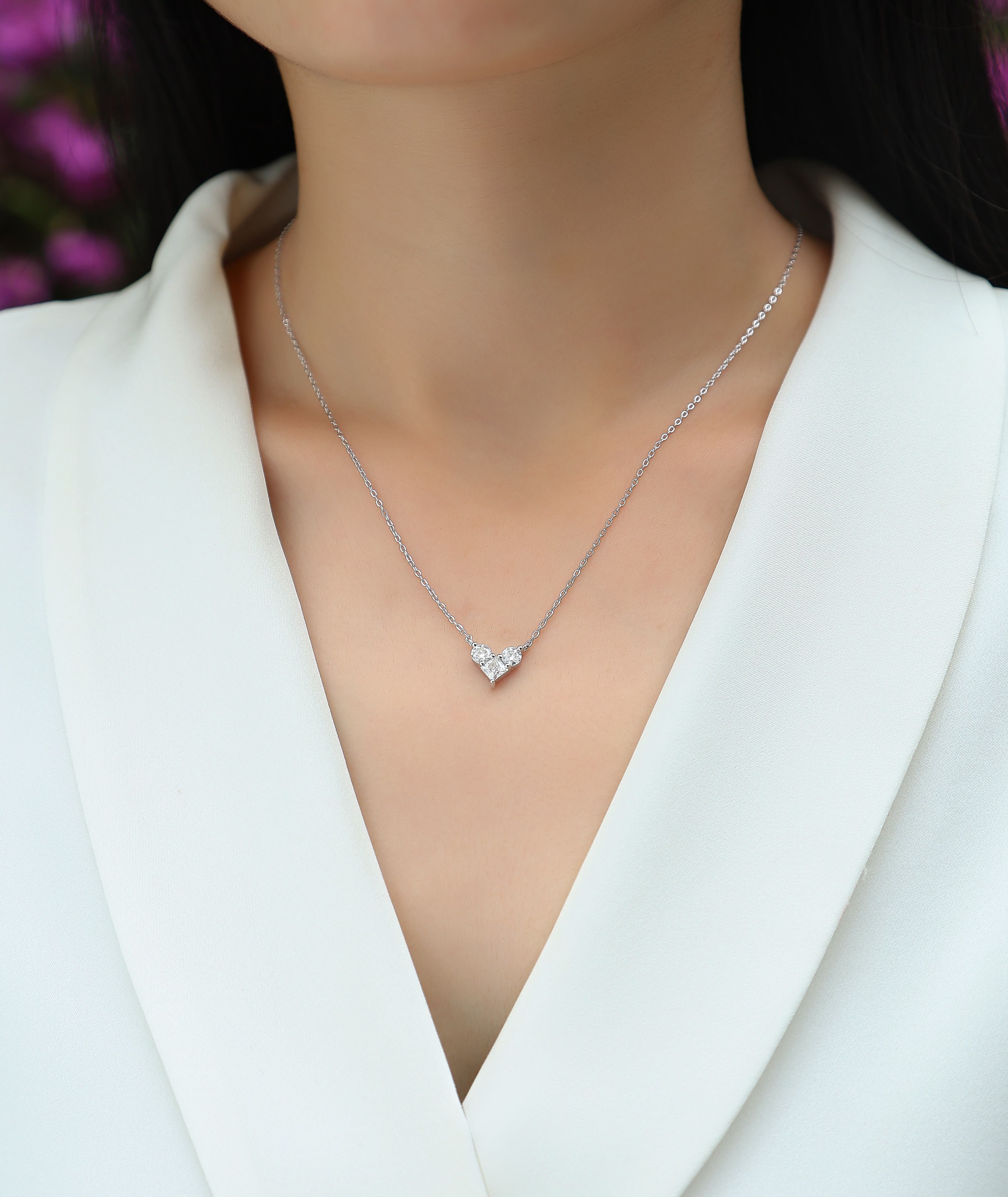 Love In The Present - A Fashionable And Trendy Necklace Pendant Set With Top-quality Moissanite S925 Silver And Platinum Plating Can Be Tested With A Diamond Pen