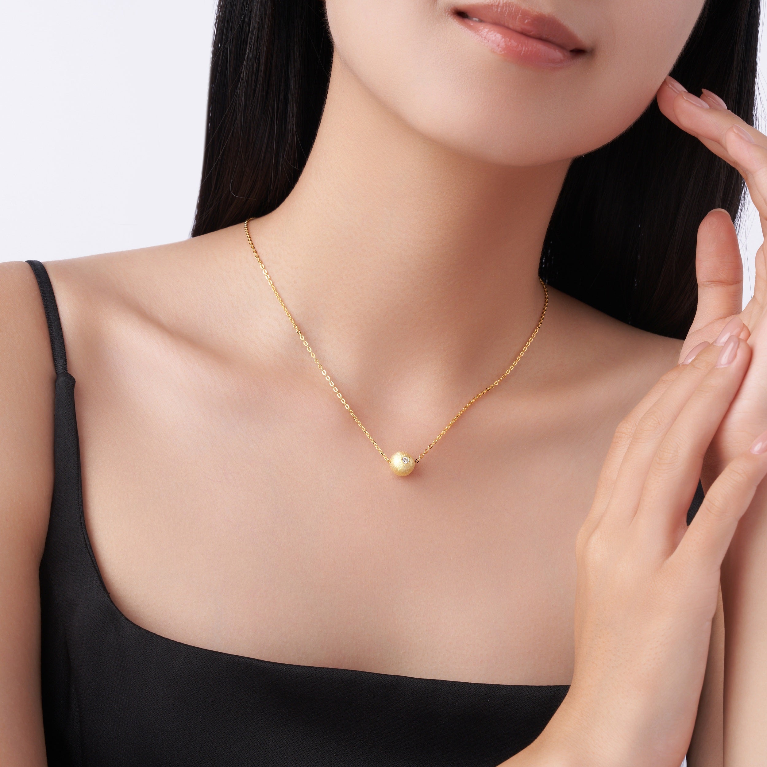 Good Fortune Flows - A Fashionable And Trendy Necklace Pendant Set With Top-quality Moissanite S925 And Silver Plated With Gold Can Be Tested With A Diamond Pen.