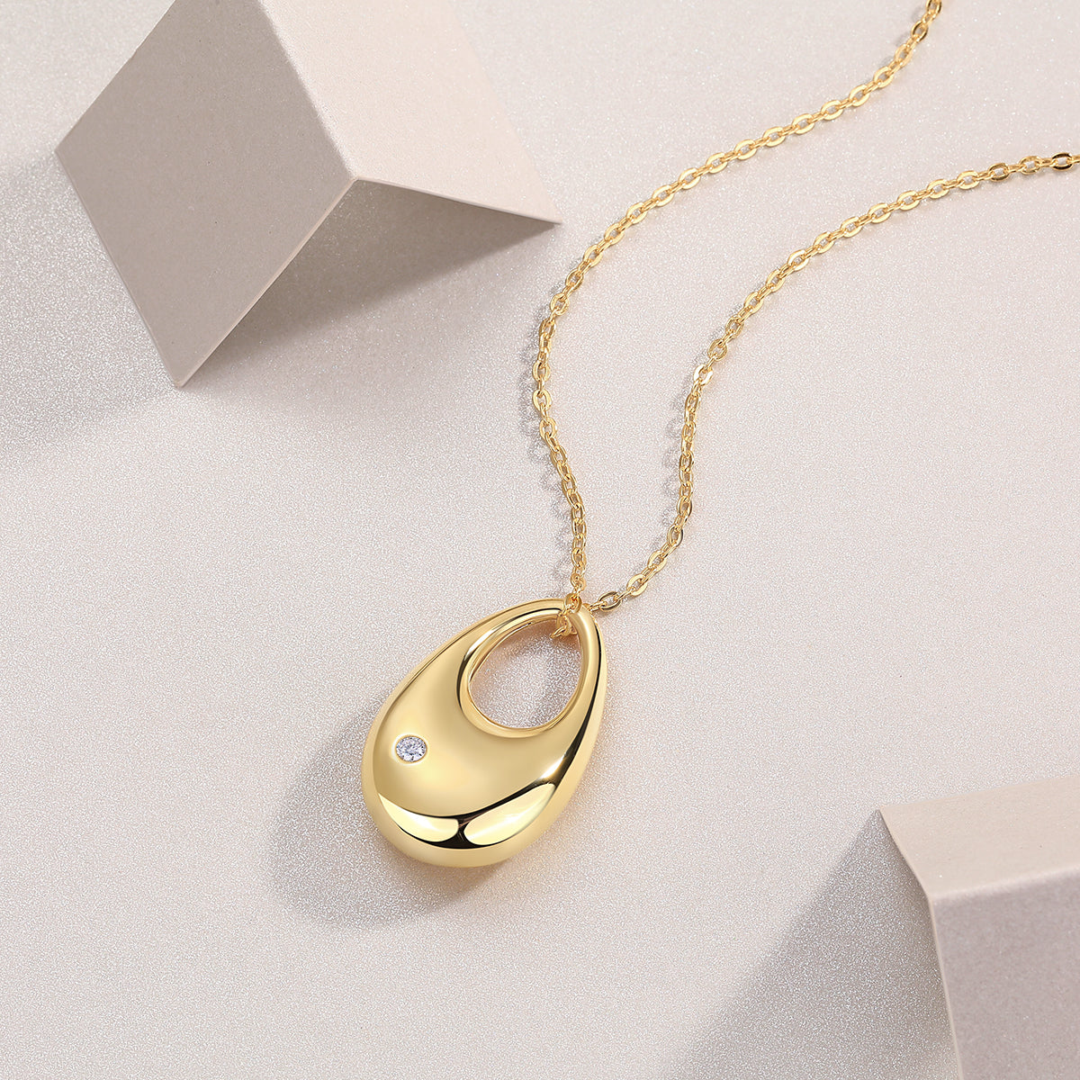 Evening Love - A Fashionable And Trendy Necklace Pendant Set With Top-quality Moissanite S925 And Silver Plated With Gold Can Be Tested With A Diamond Pen