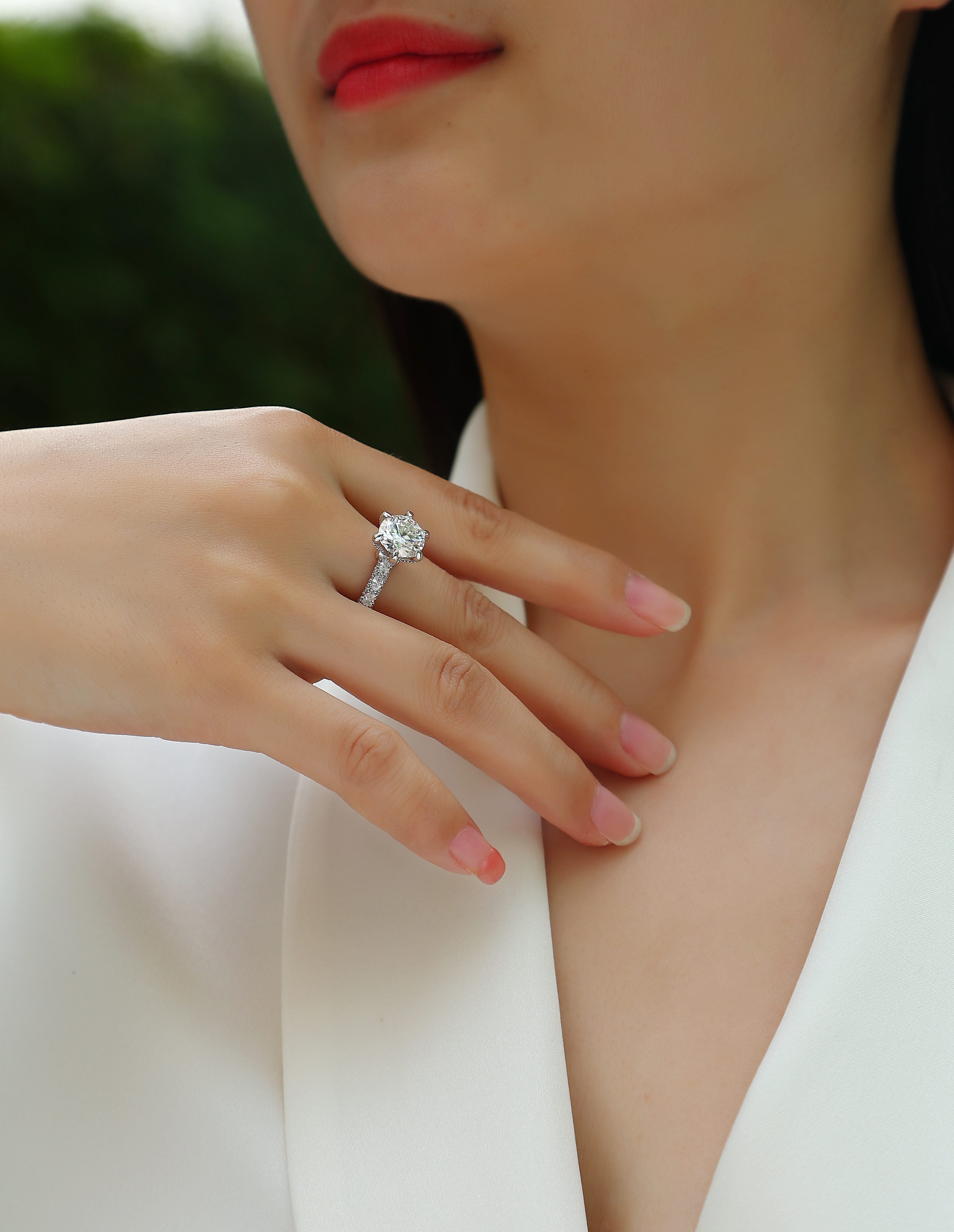 Lady Luck - A Wedding Ring Set With 1-carat, 2-carat And 3-carat Top-quality Moissanite S925 Silver And Platinum-plated Diamond. The Ring Can Be Inspected With A Diamond Pen