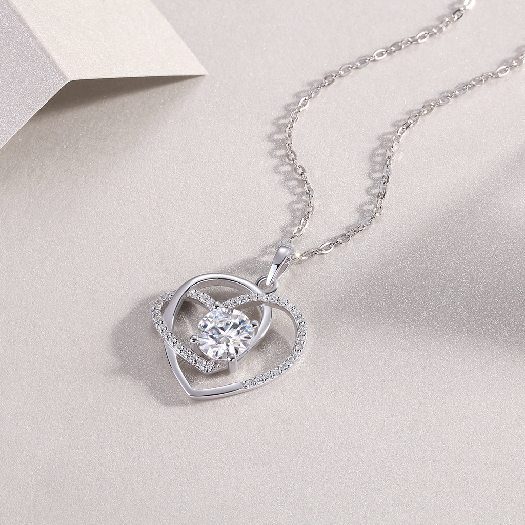 Heart To Heart - A Fashionable And Light Luxury Jewelry Pendant Necklace Set With Top-quality Moissanite, S925 Silver Plated Platinum