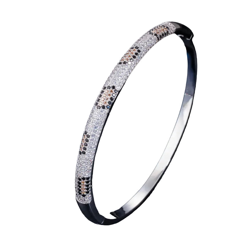 Simple Women's Spring Clasp Bracelet With Micro Inlaid Zircon