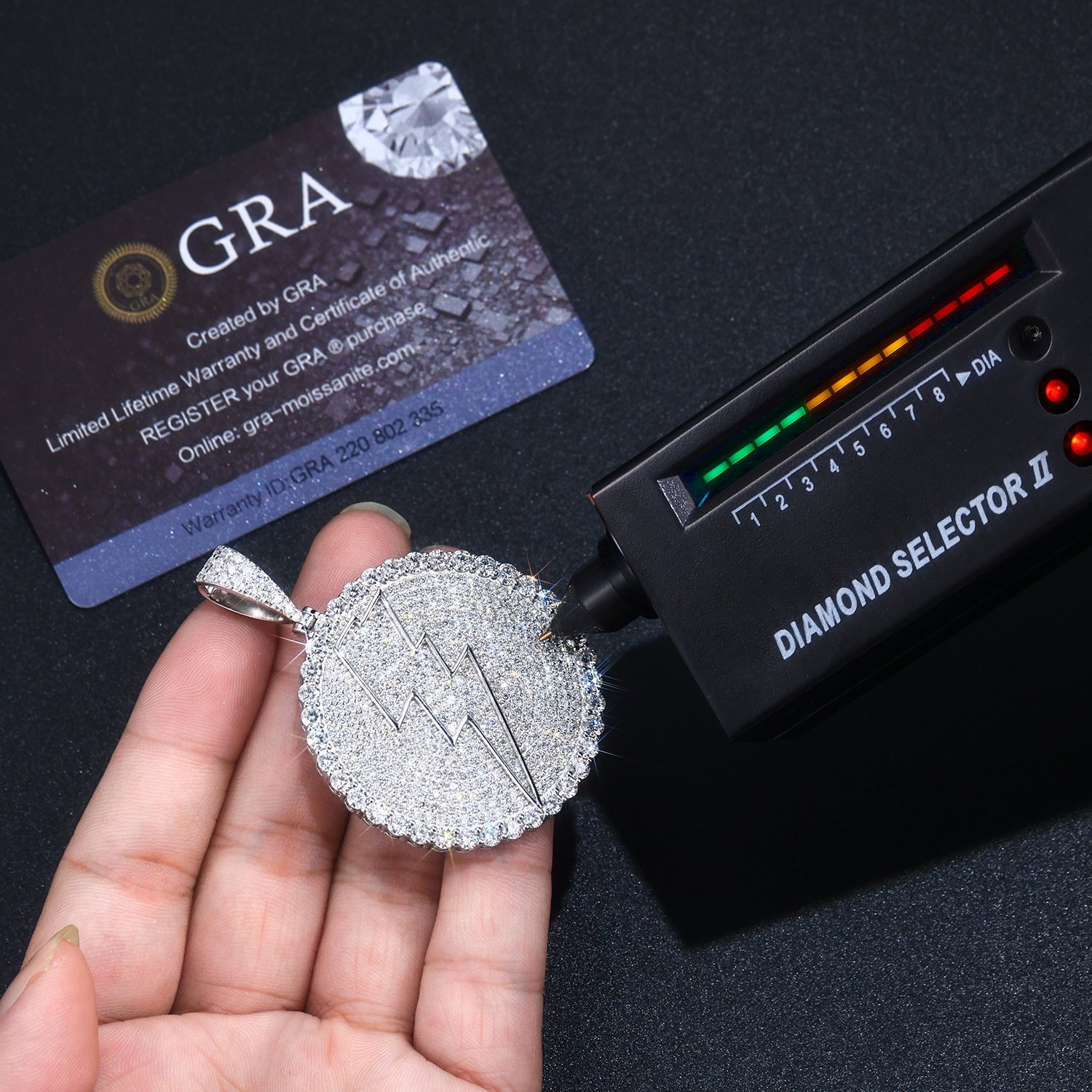 The Glory Of Thunder - A Fashionable And Trendy Necklace Pendant Set With Top-quality Moissanite S925 Silver And Platinum Plating Can Be Tested With A Diamond Pen