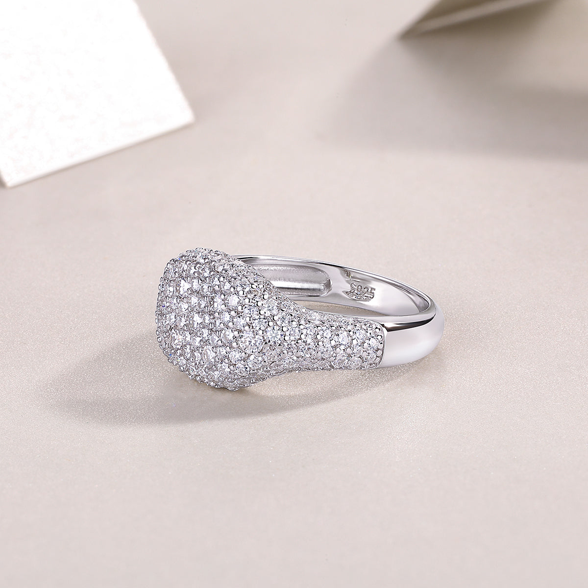 Shining Frenzy - A Wedding Ring Set With Top-quality Moissanite S925 Silver And Platinum-plated Diamond. The Ring Can Be Inspected With A Diamond Pen