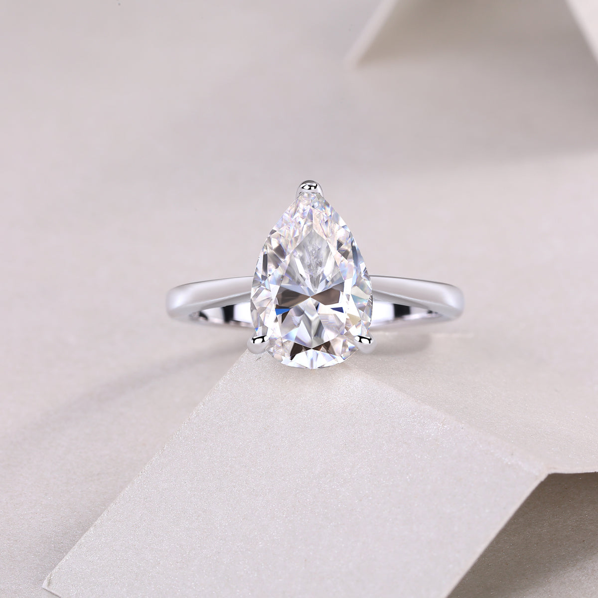 The Ultimate Simplicity - Set With Top-quality Heart-shaped Moissanite S925 Silver And Platinum-plated Diamond Wedding Ring. The Ring Can Be Tested With A Diamond Pen In Yellow Gold And Rose Gold