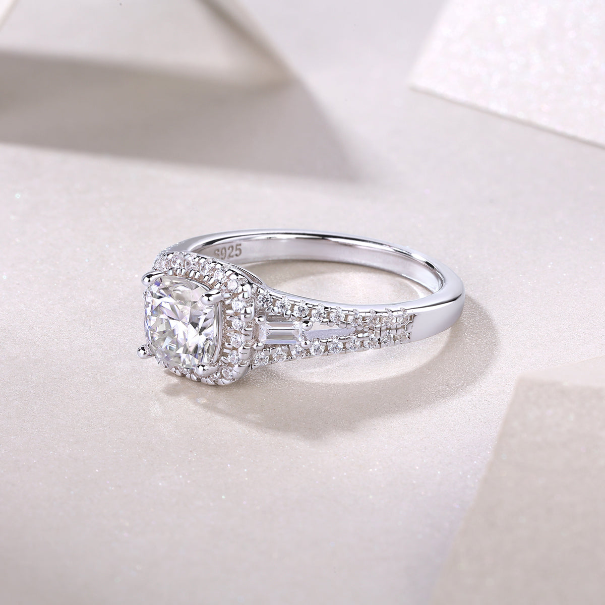 Day By Day - A Wedding Ring Set With Top-quality Moissanite S925 Silver And Platinum-plated Diamond Can Be Tested With A Diamond Pen