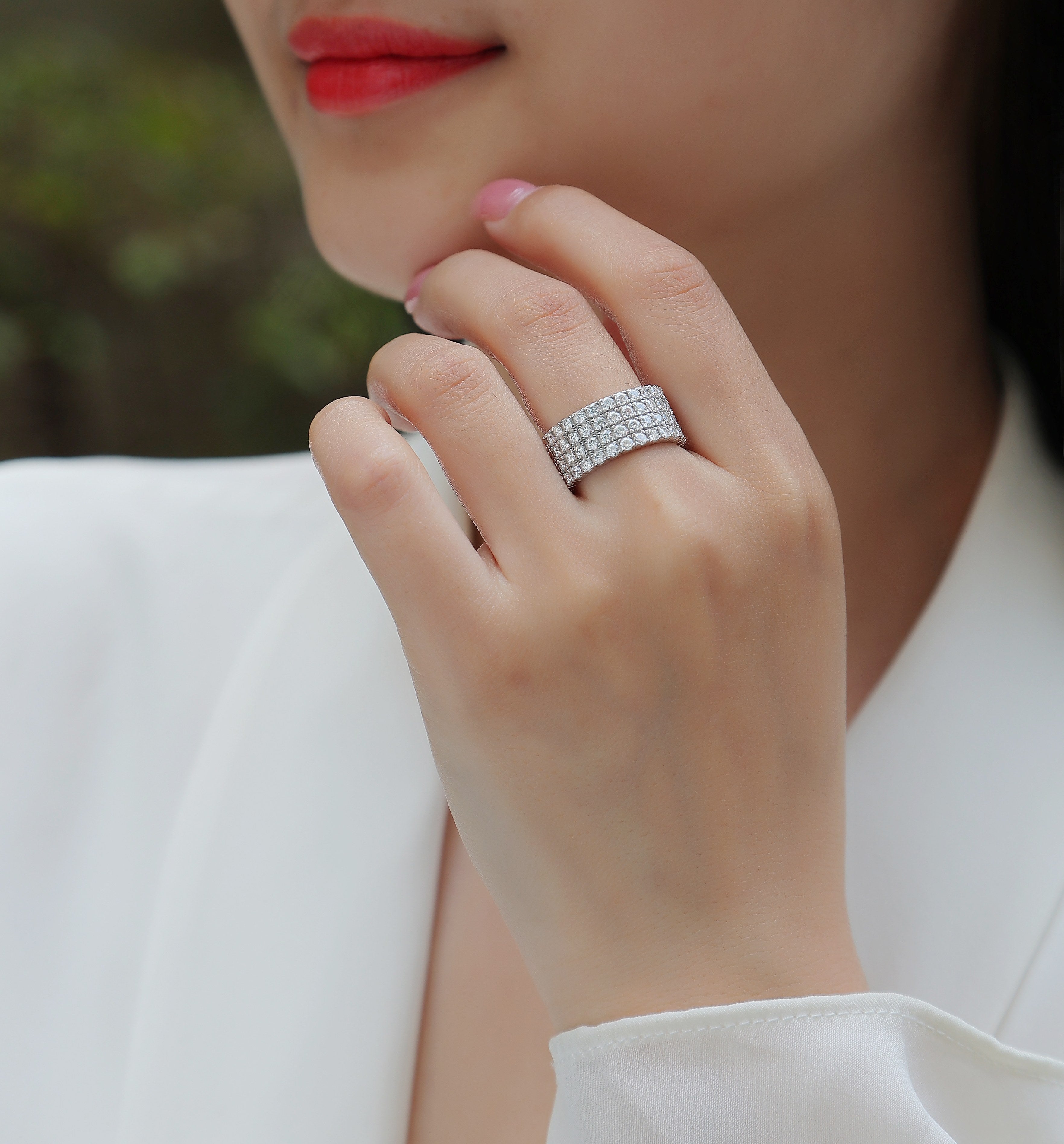 Sparkling And Brilliant - A Wedding Ring Set With Top-quality Moissanite S925 Silver And Platinum-plated Diamond. The Ring Can Be Inspected With A Diamond Pen