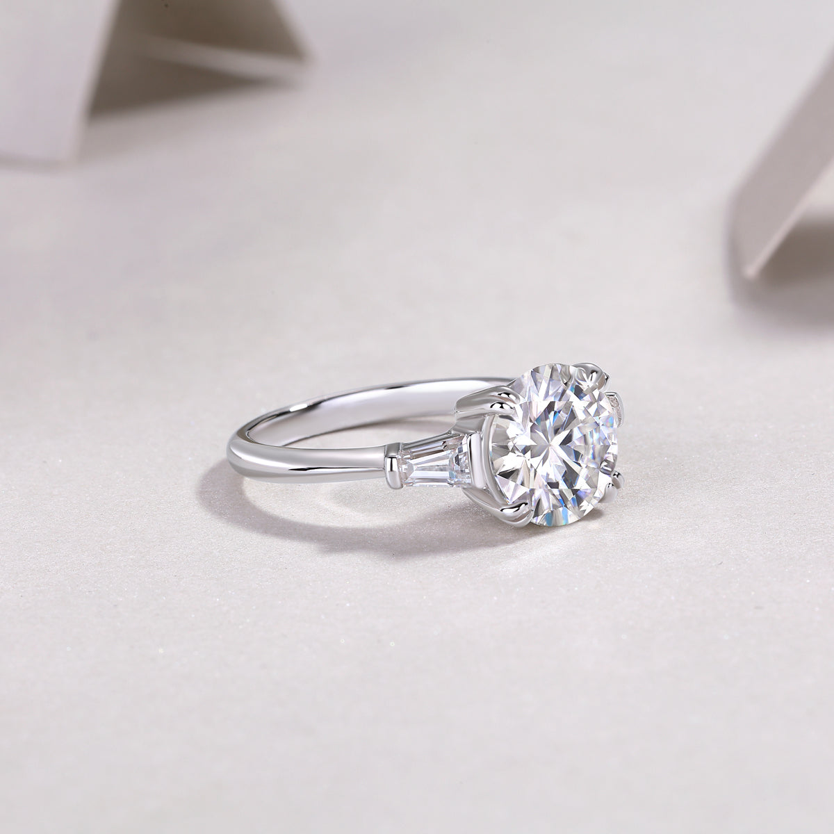 The Glorious Path - A Wedding Ring Set With Top-quality Octagonal Moissanite S925 In Silver And Platinum-plated. The Ring Can Be Inspected With A Diamond Pen