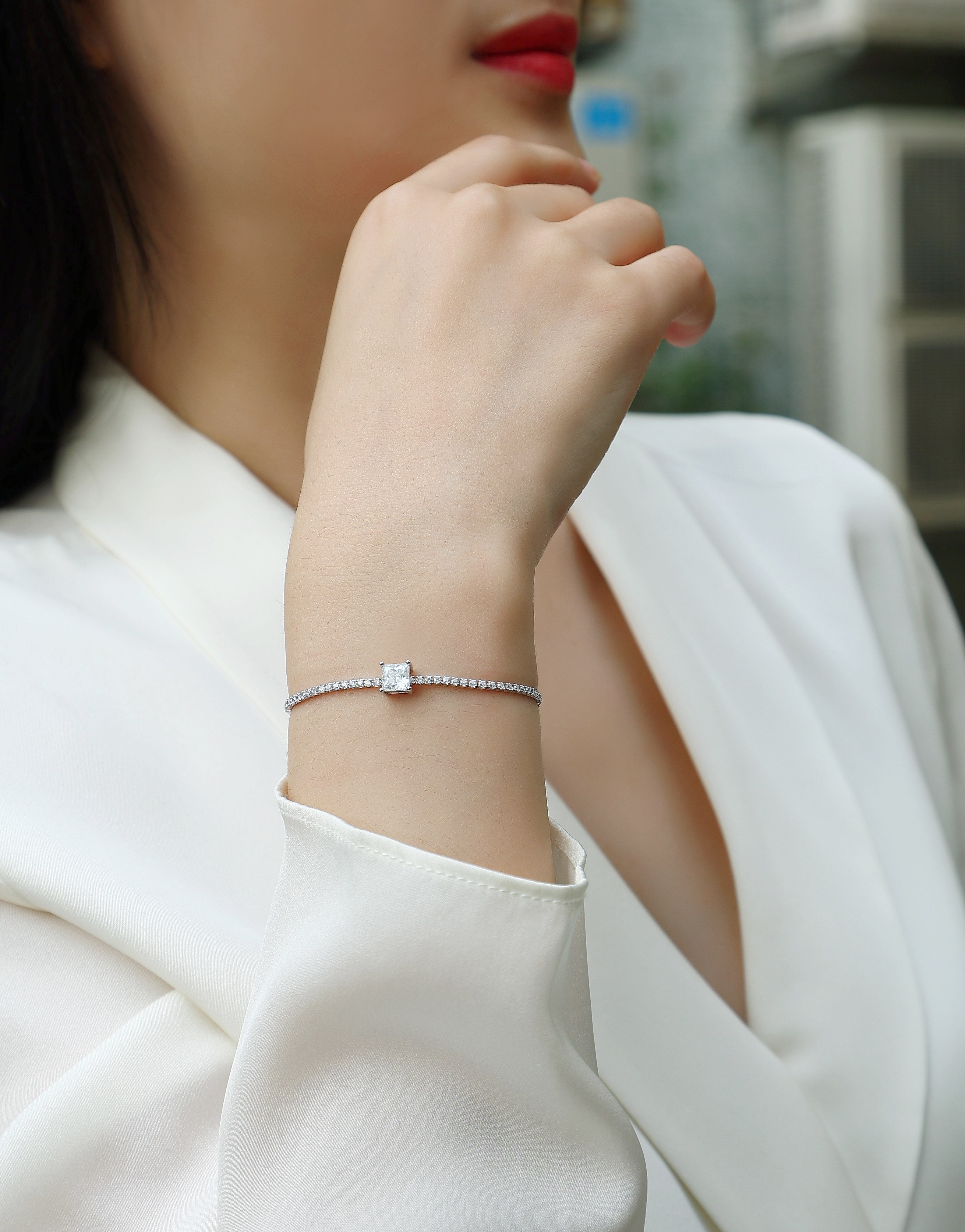 Moon Island Crushed Ice - A Fashionable And Light Luxury Jewelry Silver Bracelet And Bracelet Set With Top-quality Moissanite, S925 Silver Plated Platinum