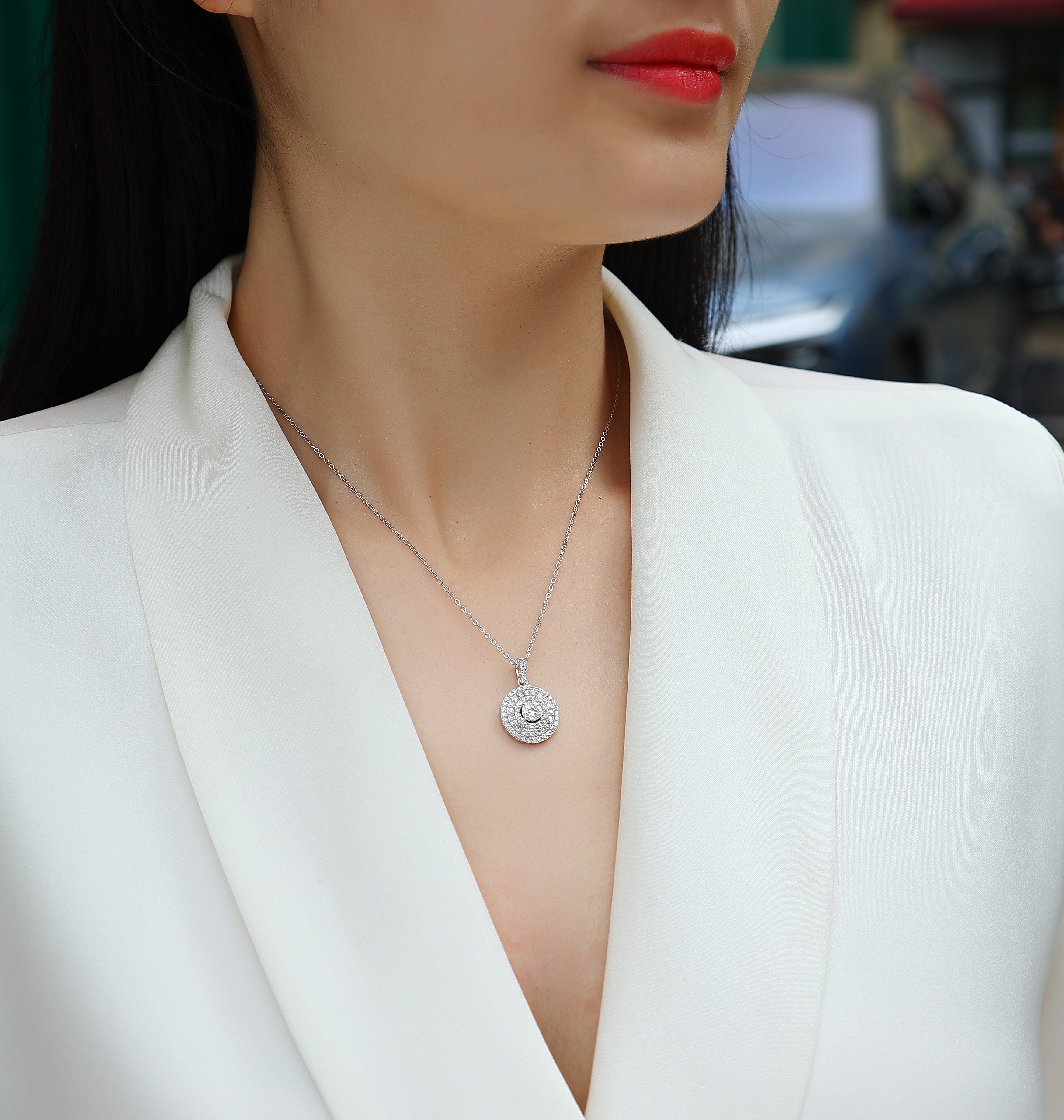 White Dune - A Fashionable And Light Luxury Jewelry Pendant Necklace Set With Top-quality Moissanite, S925 Silver Plated Platinum