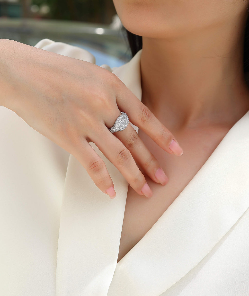 Shining Frenzy - A Wedding Ring Set With Top-quality Moissanite S925 Silver And Platinum-plated Diamond. The Ring Can Be Inspected With A Diamond Pen